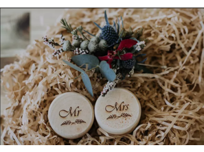 lettering,wooden,wedding,